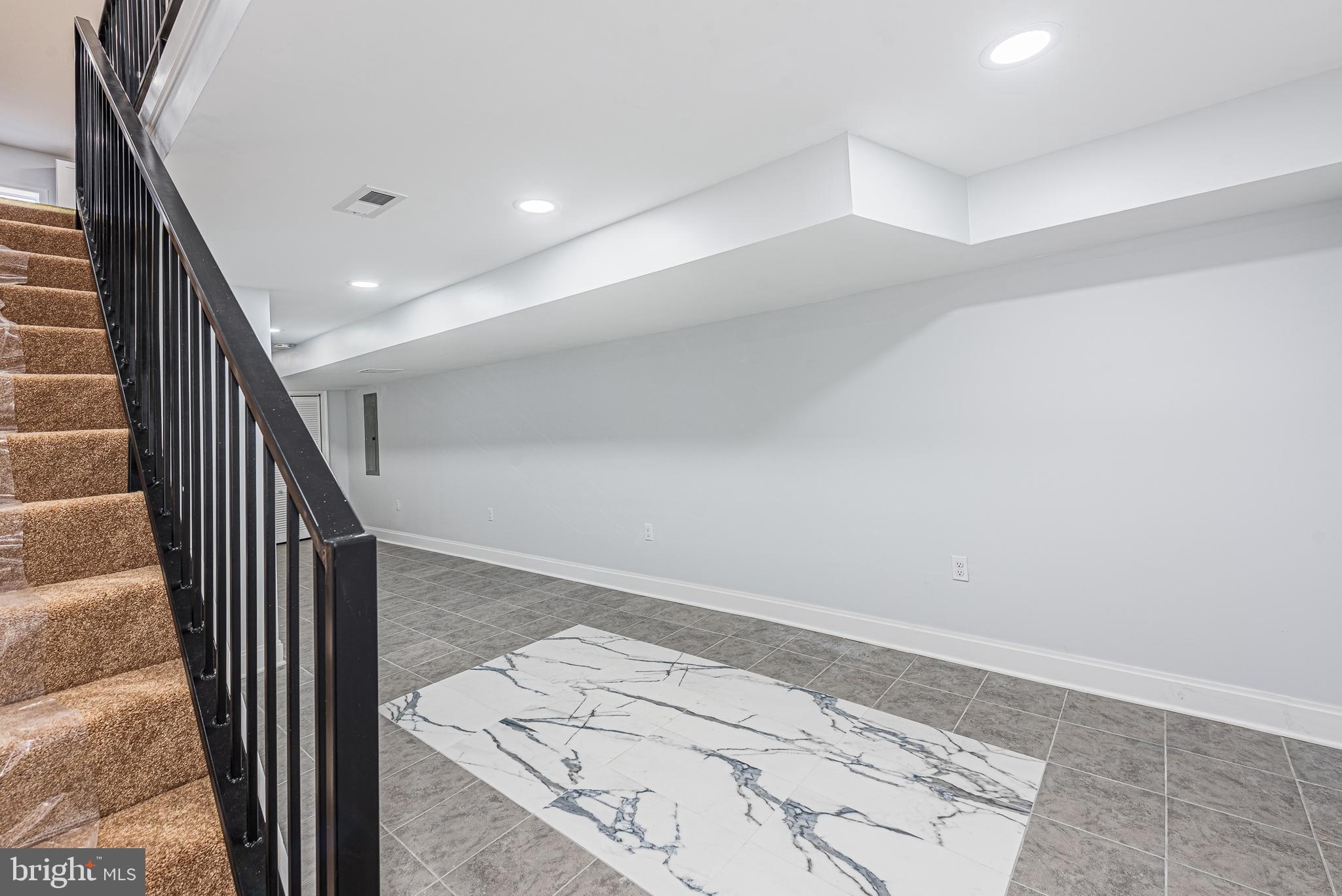 MIDTOWN EDMONDSON - Residential