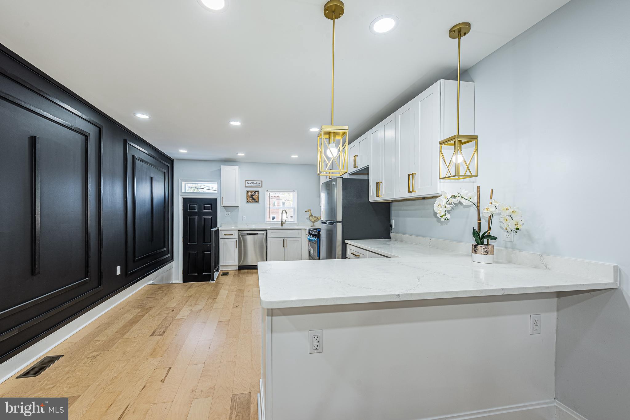 MIDTOWN EDMONDSON - Residential