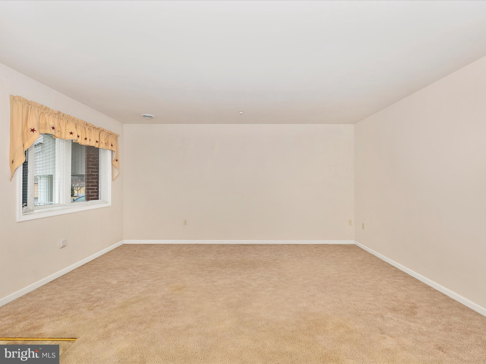 SOUTH POINTE - Residential