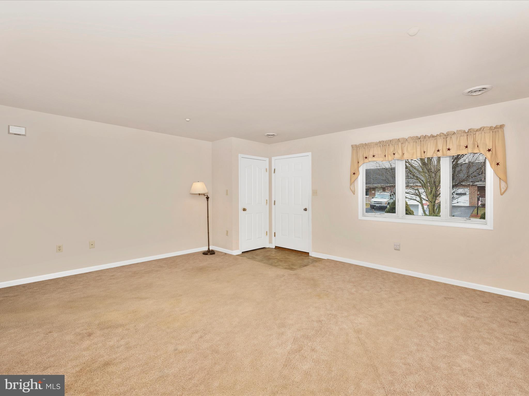 SOUTH POINTE - Residential