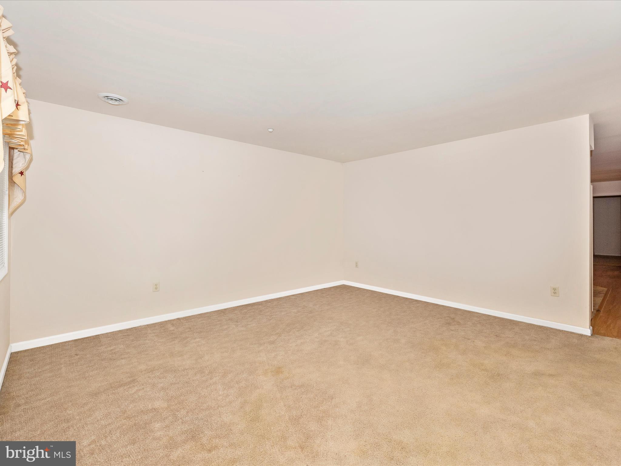 SOUTH POINTE - Residential