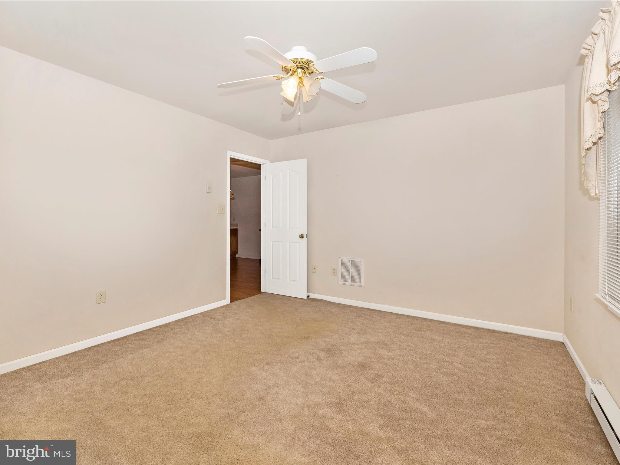 SOUTH POINTE - Residential