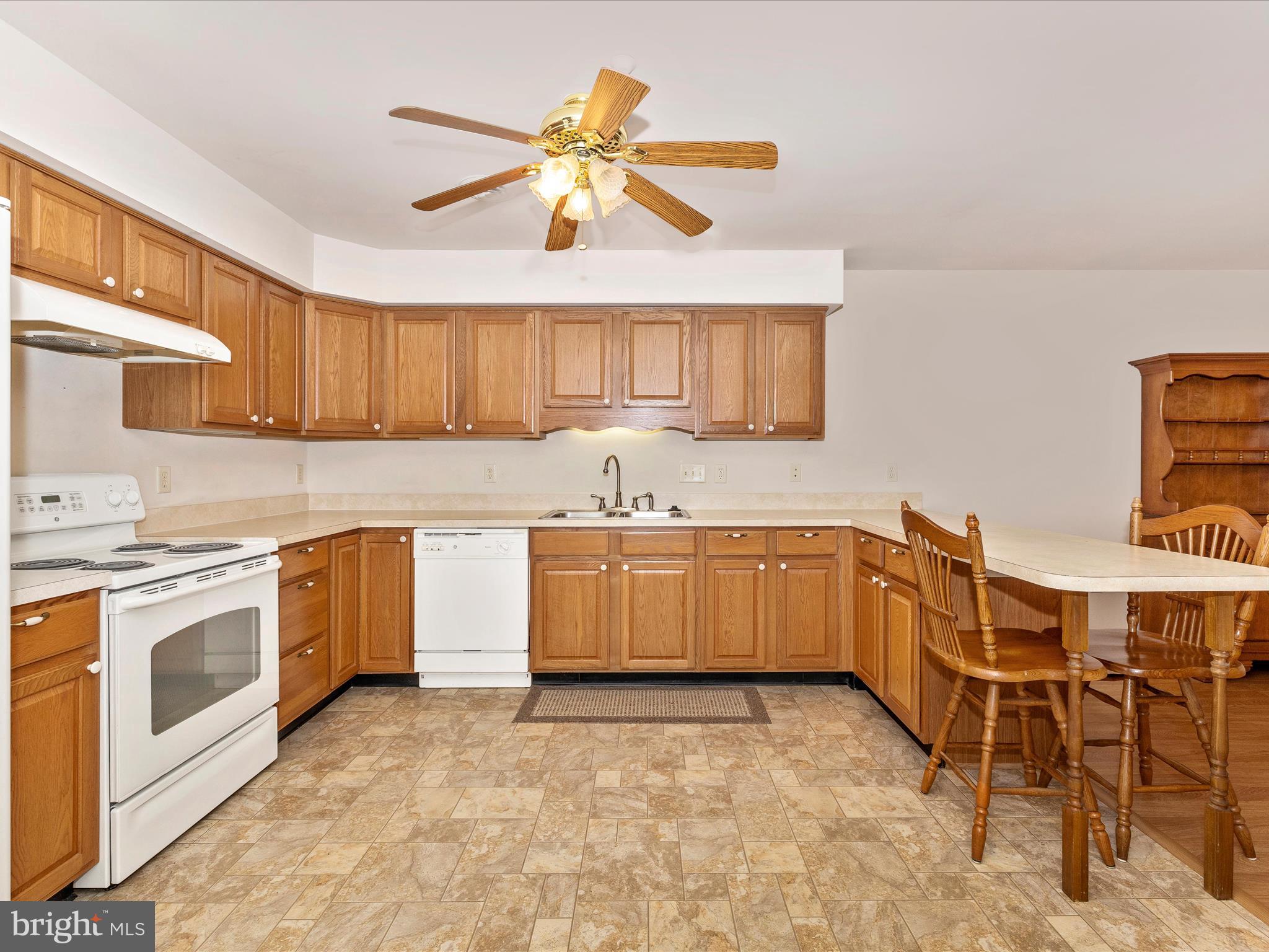 SOUTH POINTE - Residential