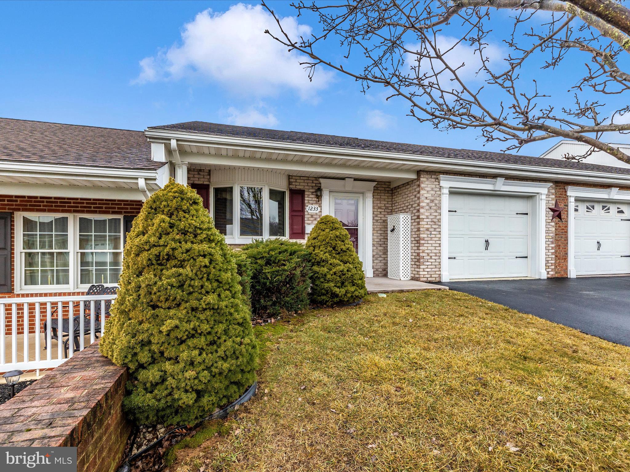 SOUTH POINTE - Residential