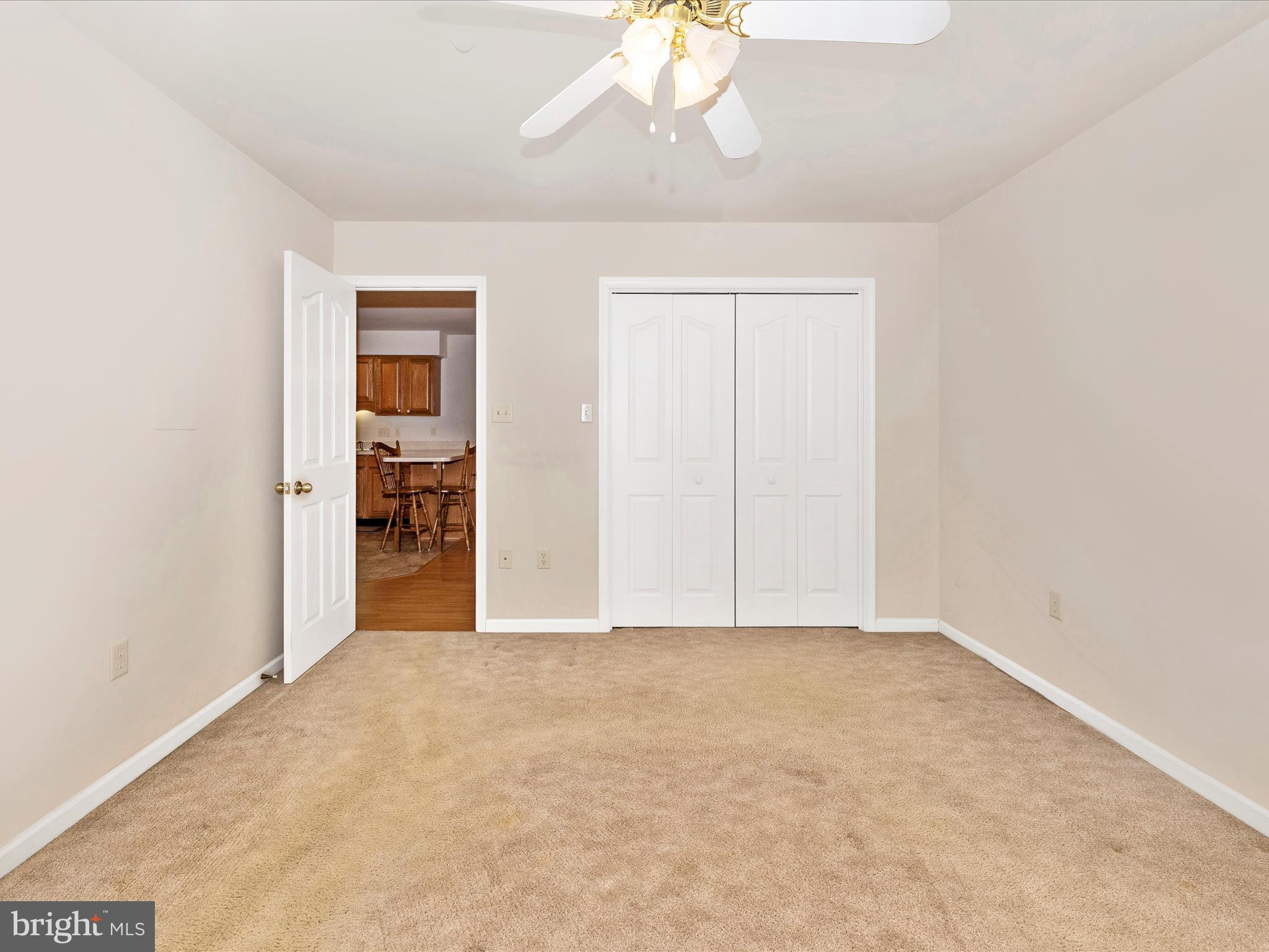 SOUTH POINTE - Residential