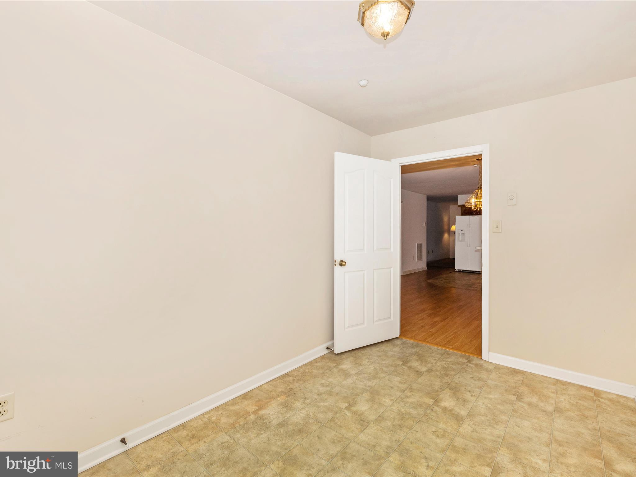 SOUTH POINTE - Residential