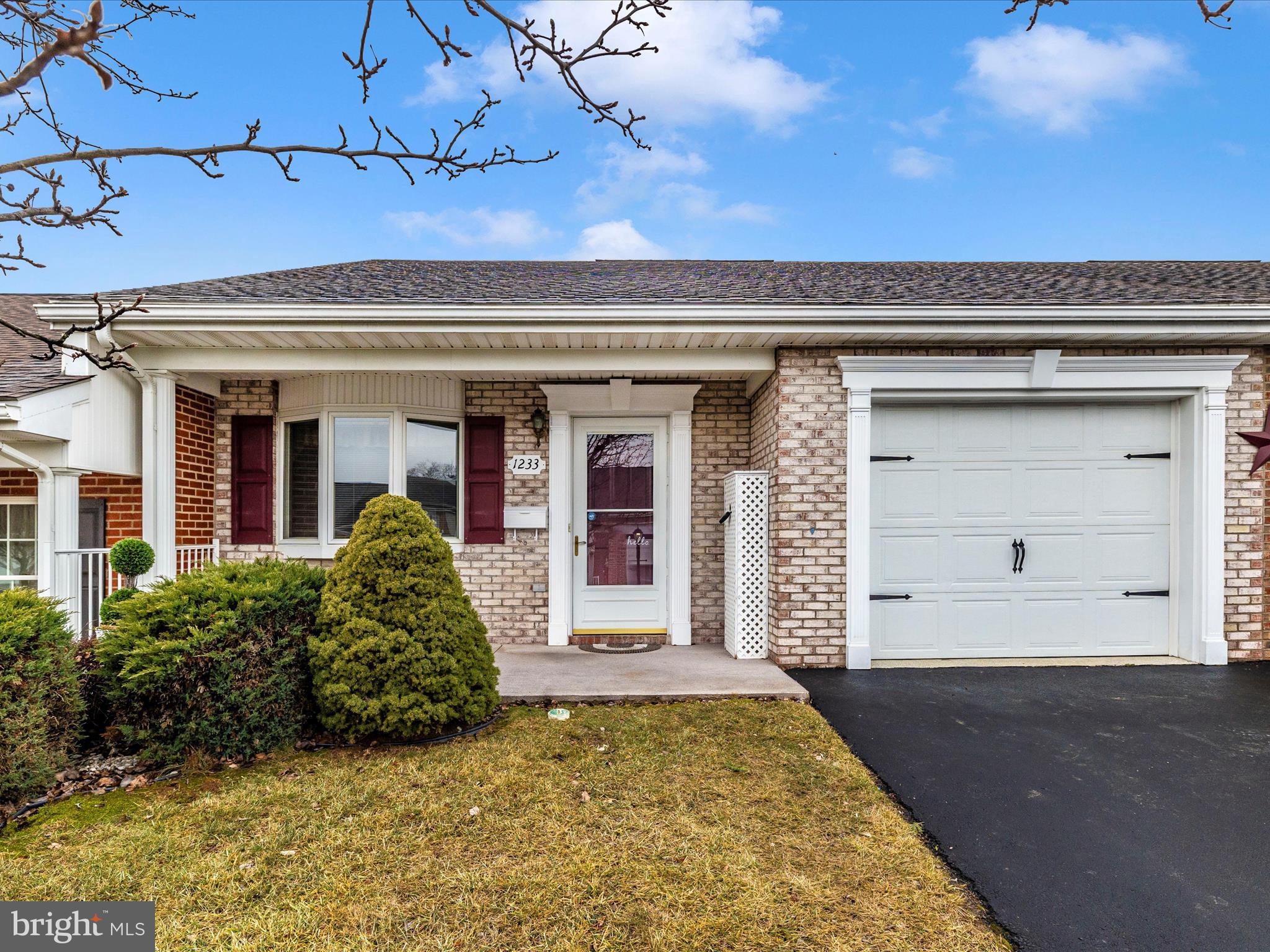 SOUTH POINTE - Residential