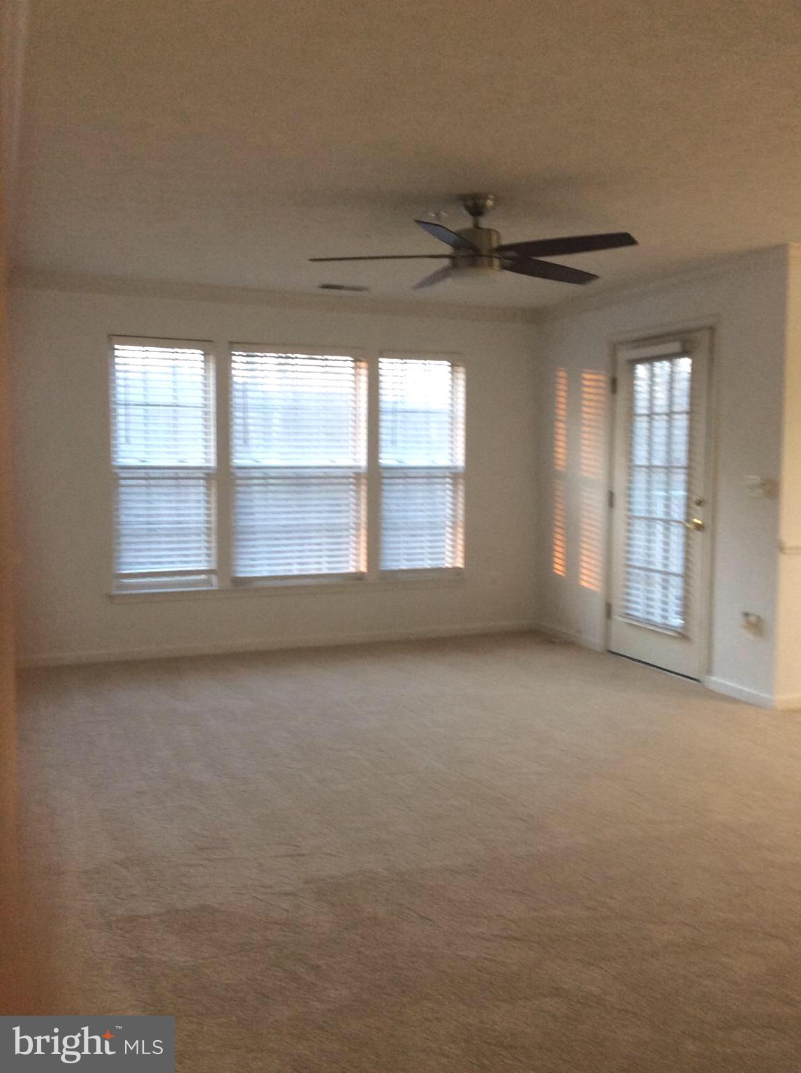 SILVER LAKE - Residential