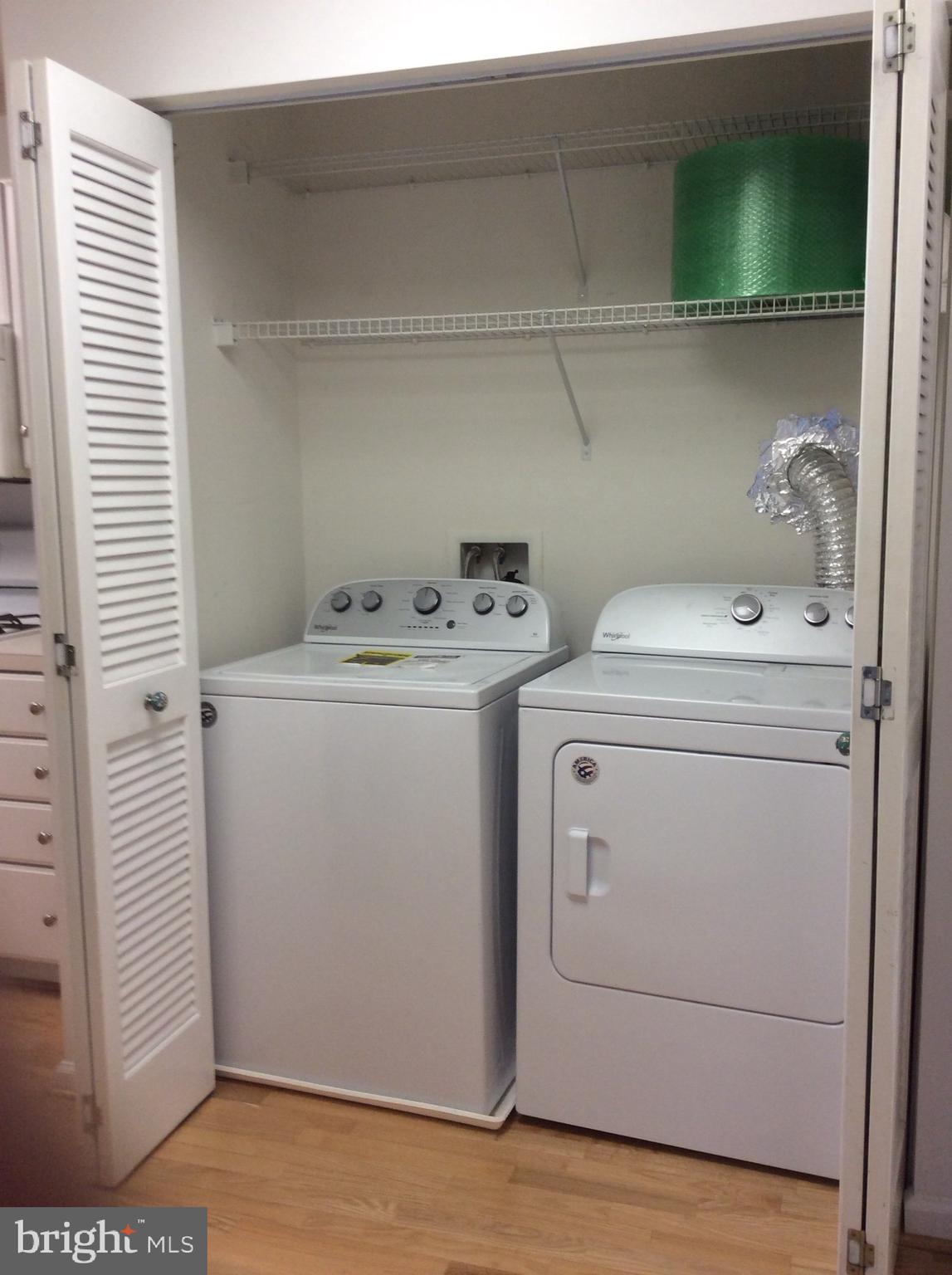 SILVER LAKE - Residential