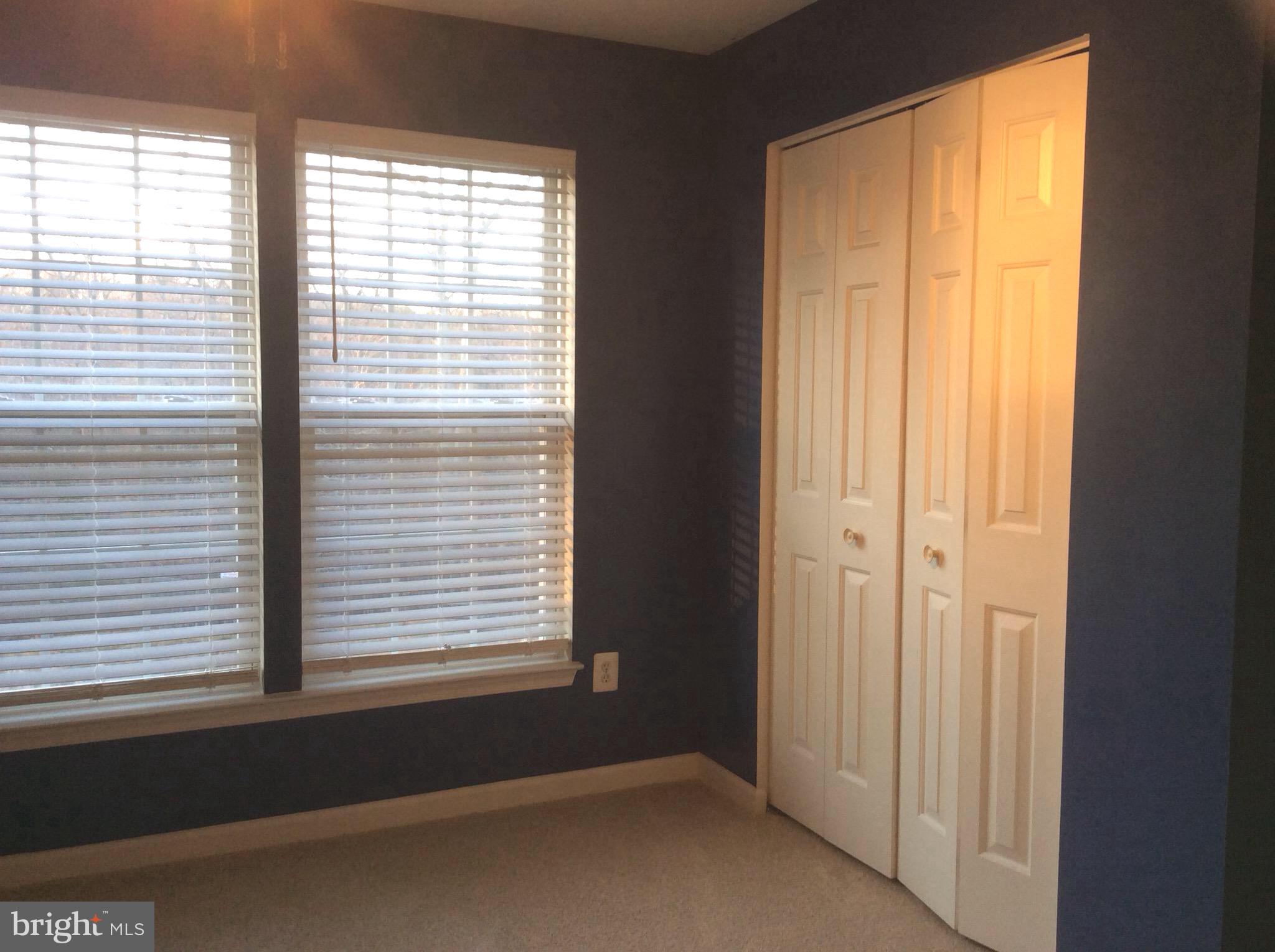 SILVER LAKE - Residential