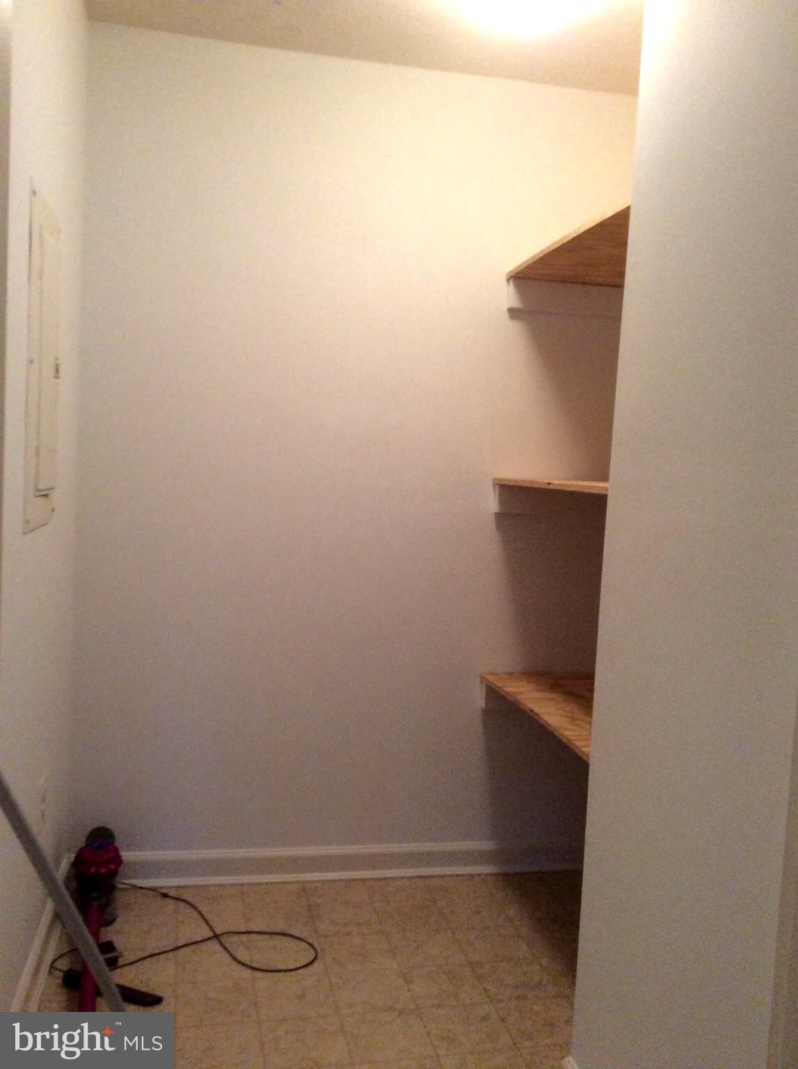 SILVER LAKE - Residential