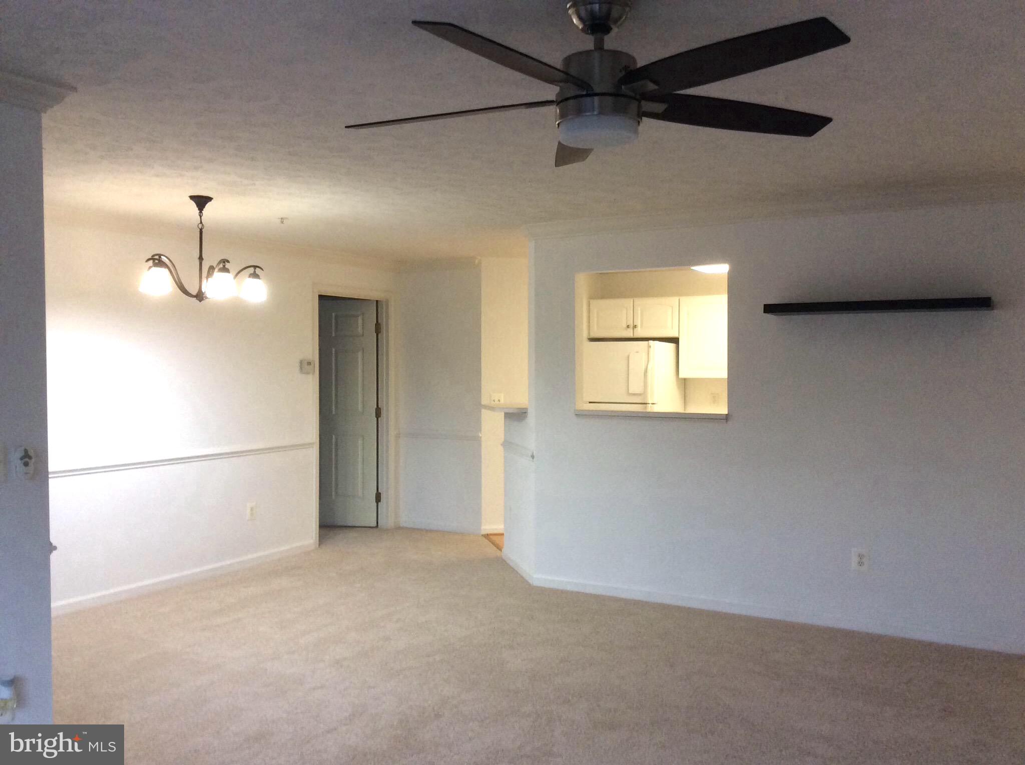 SILVER LAKE - Residential