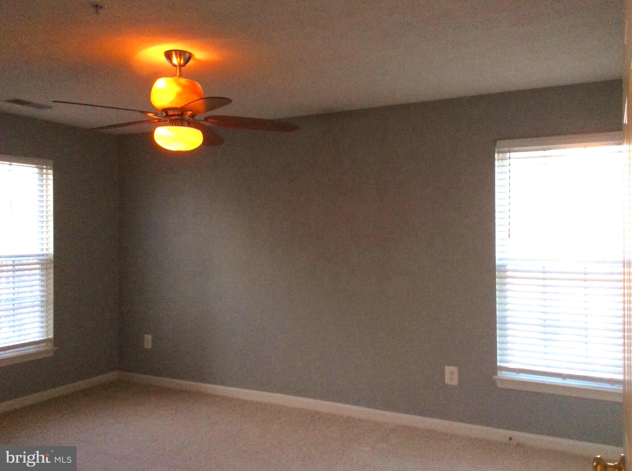 SILVER LAKE - Residential