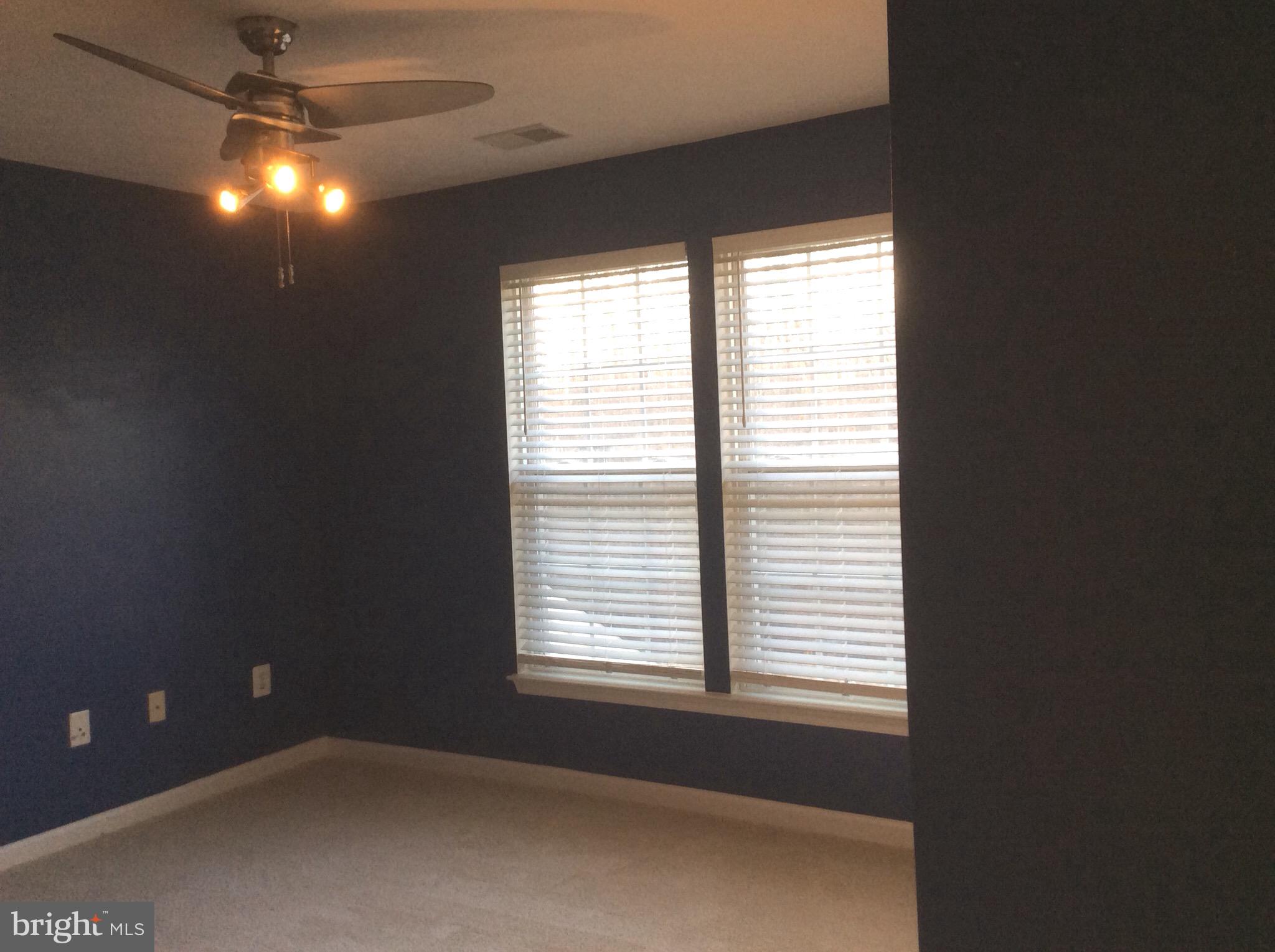 SILVER LAKE - Residential