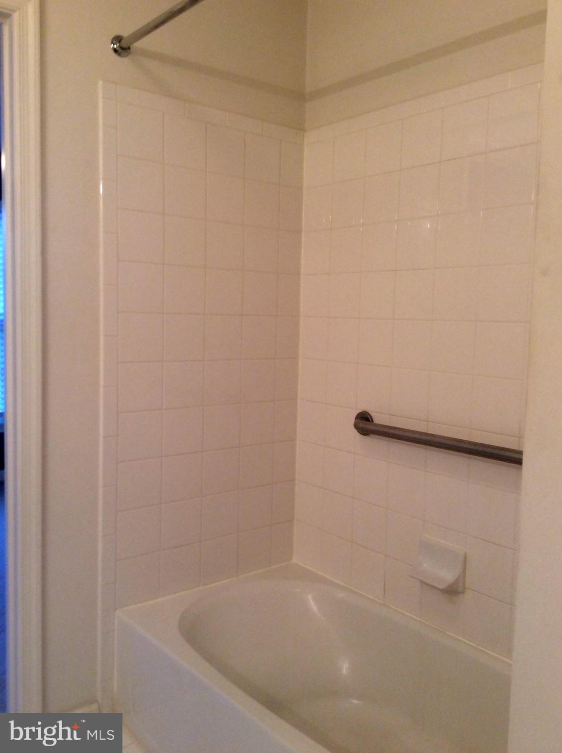 SILVER LAKE - Residential