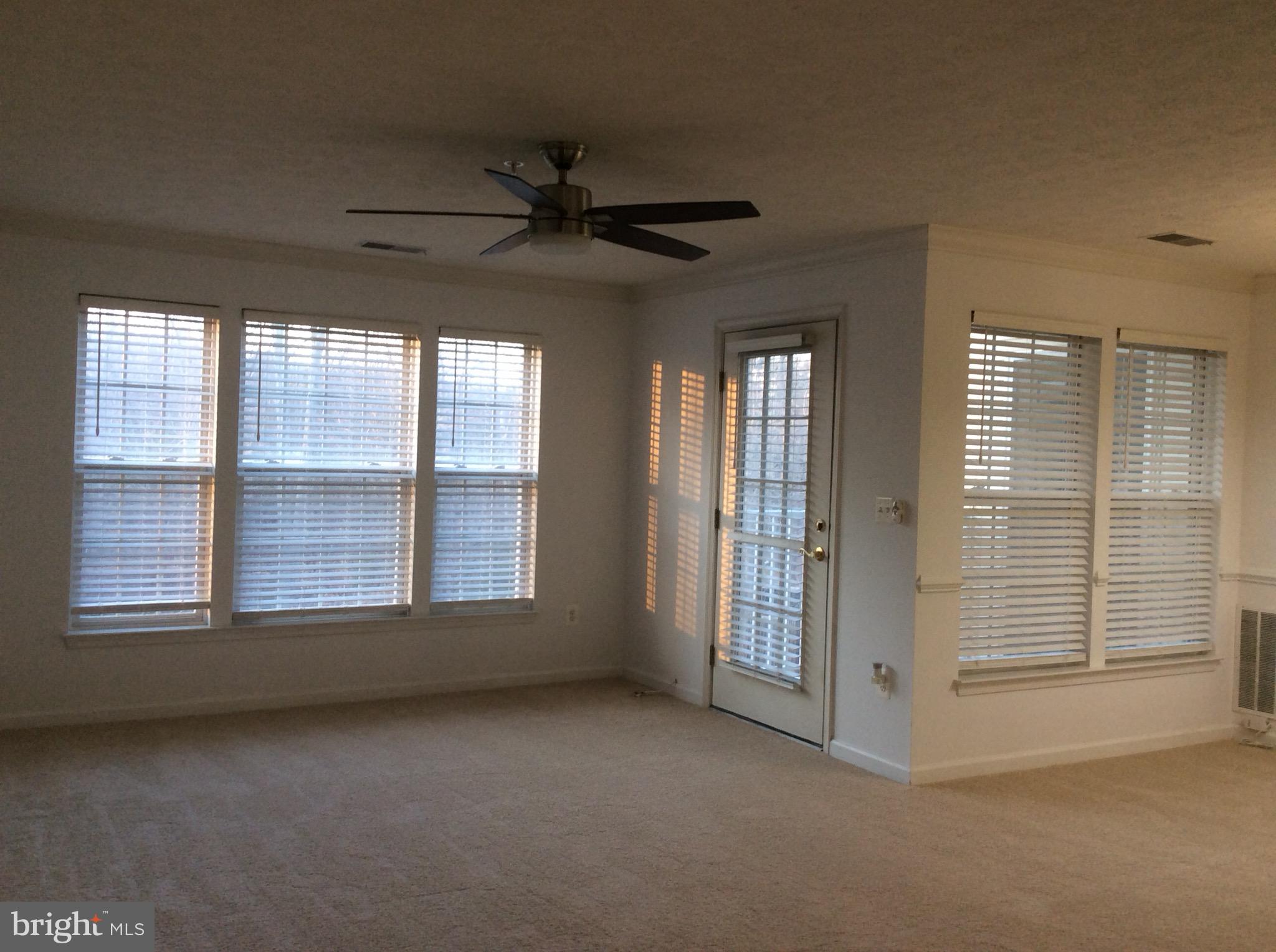 SILVER LAKE - Residential