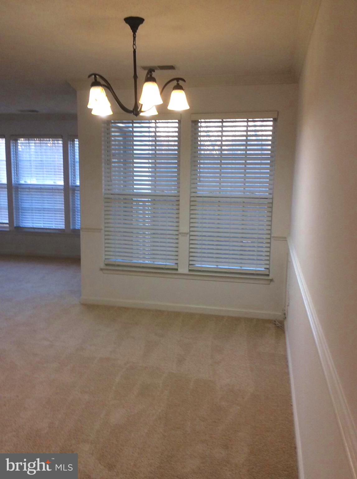 SILVER LAKE - Residential