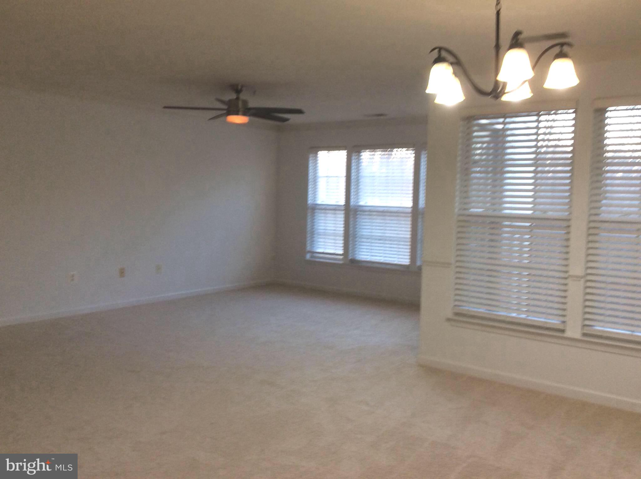 SILVER LAKE - Residential