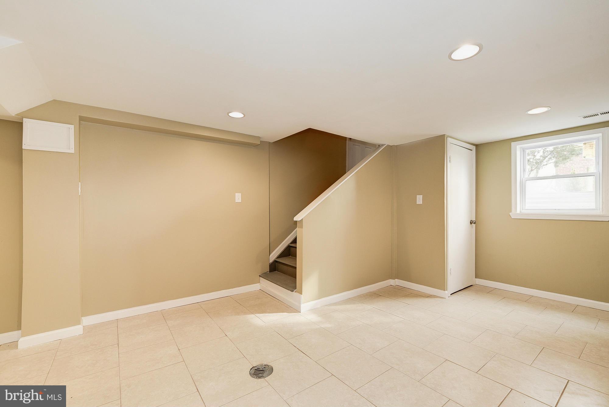 WOODLAWN HEIGHTS - Residential