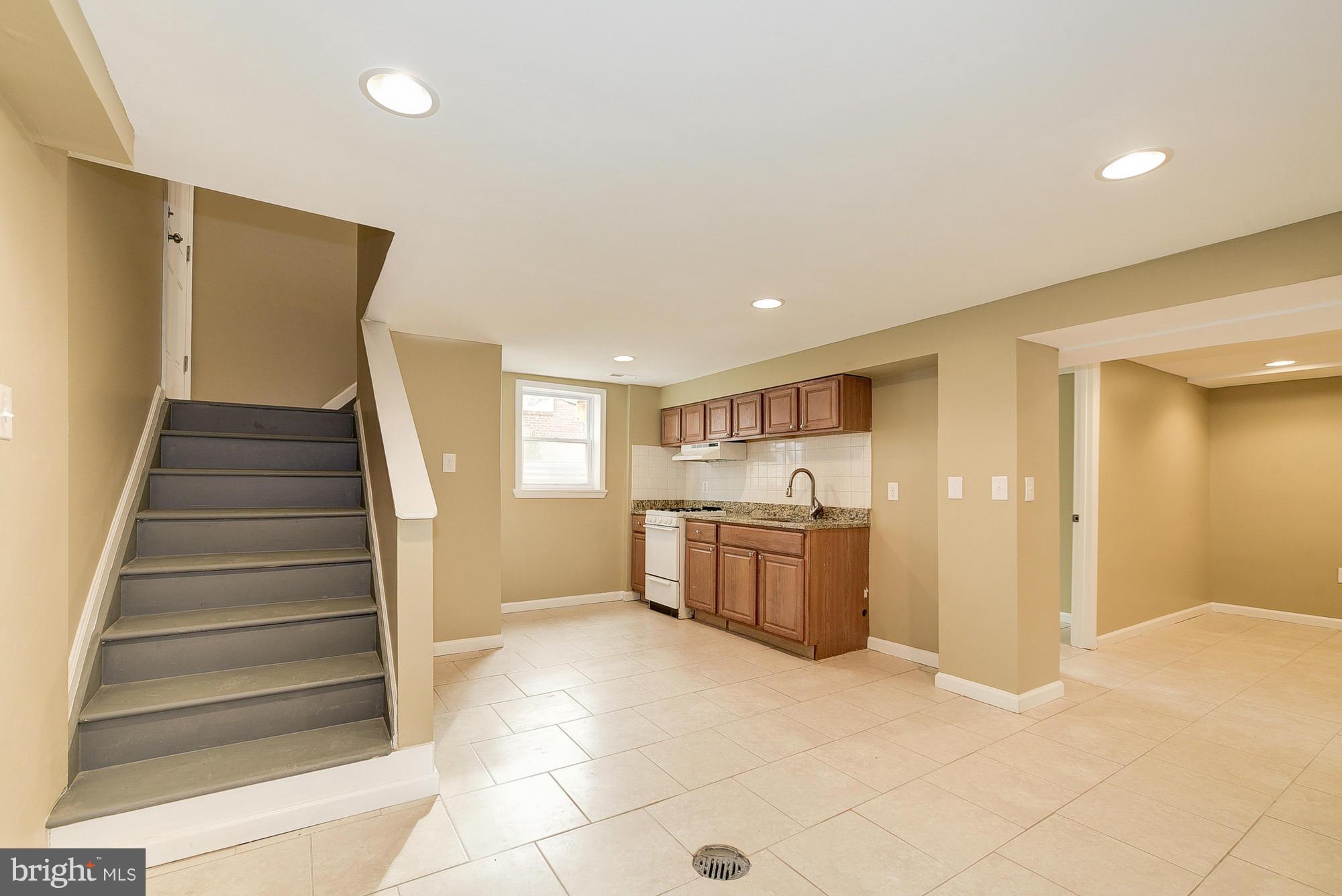 WOODLAWN HEIGHTS - Residential