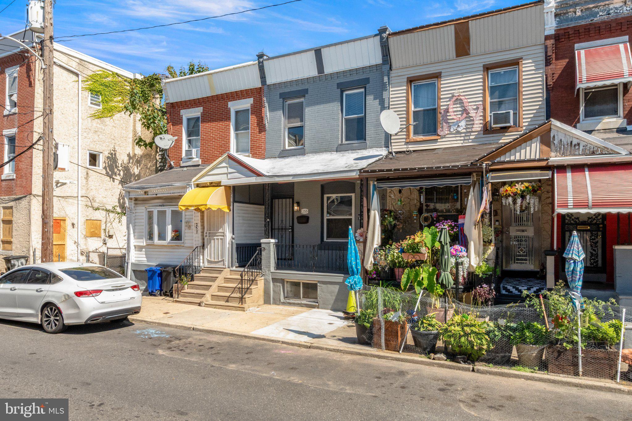 255 N HOBART STREET