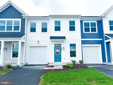 Townhouse For Sale - 404 Granite Ridge Drive<br/> WINCHESTER, VA 22603