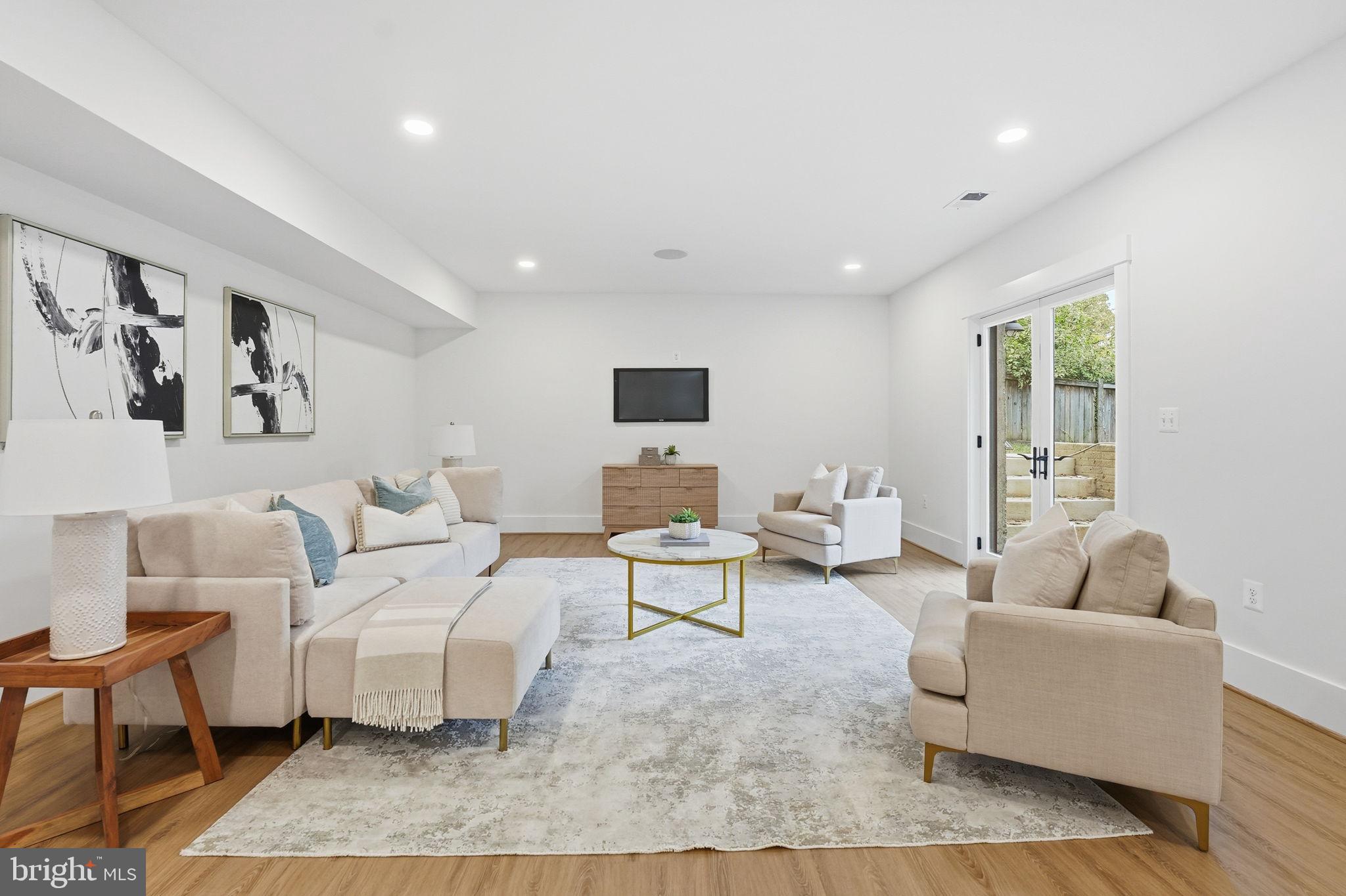 POPLAR HEIGHTS - Residential