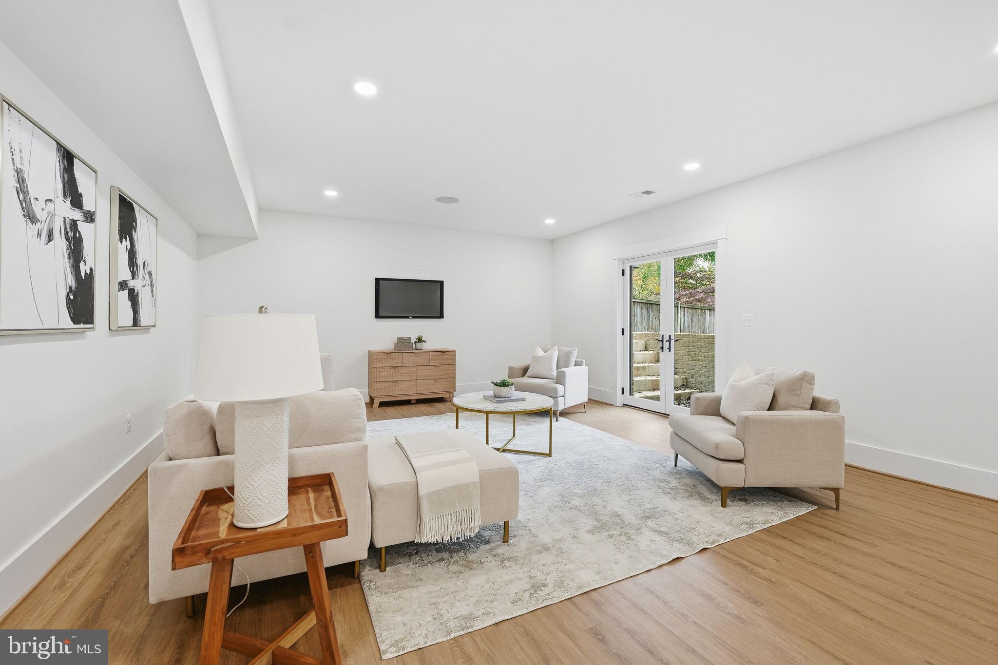 POPLAR HEIGHTS - Residential