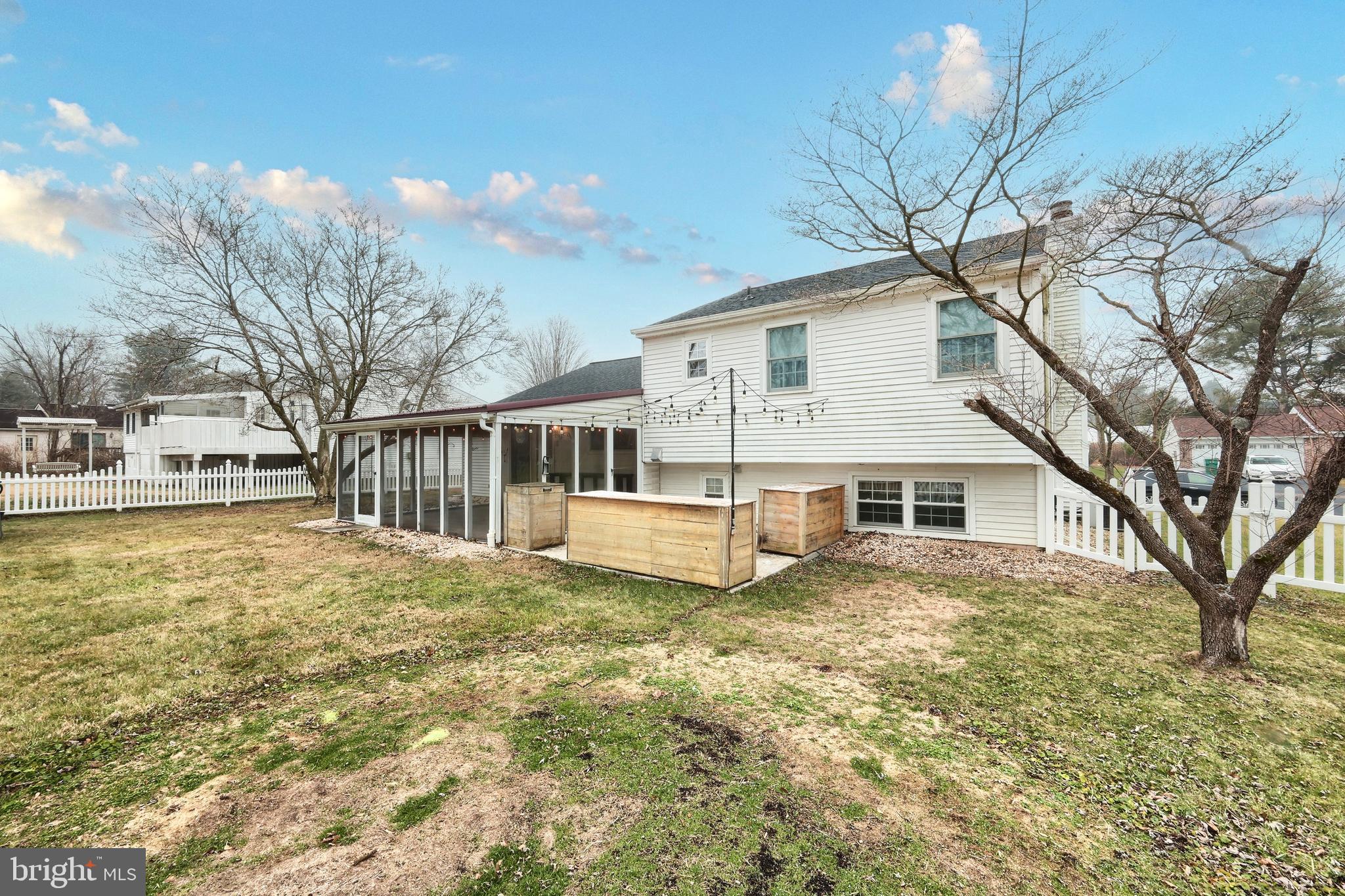 COUNTRYSIDE - Residential