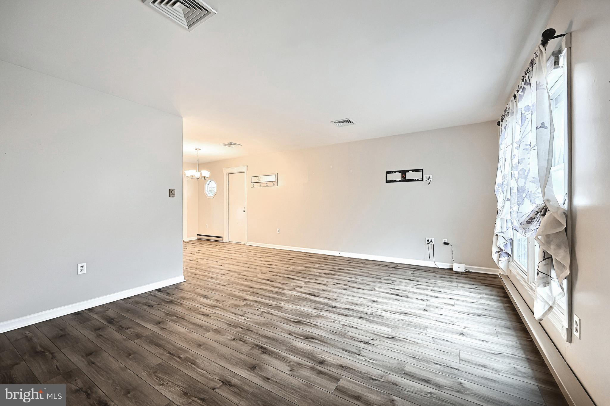 COUNTRYSIDE - Residential