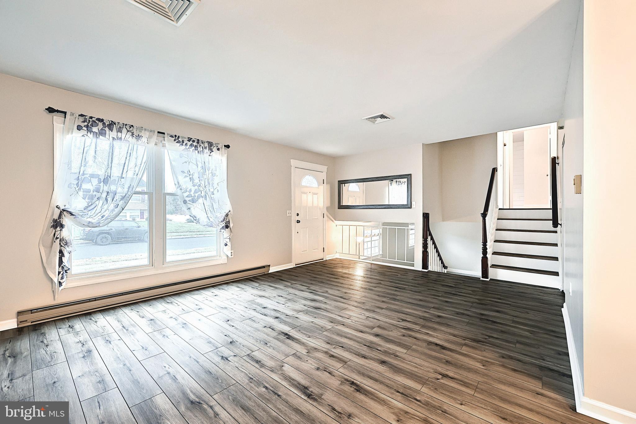 COUNTRYSIDE - Residential