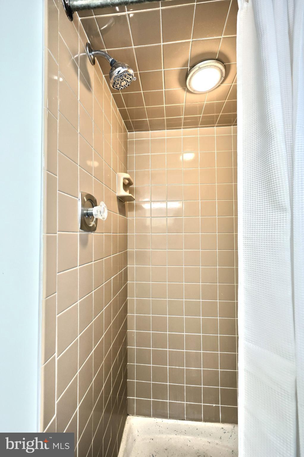 COUNTRYSIDE - Residential