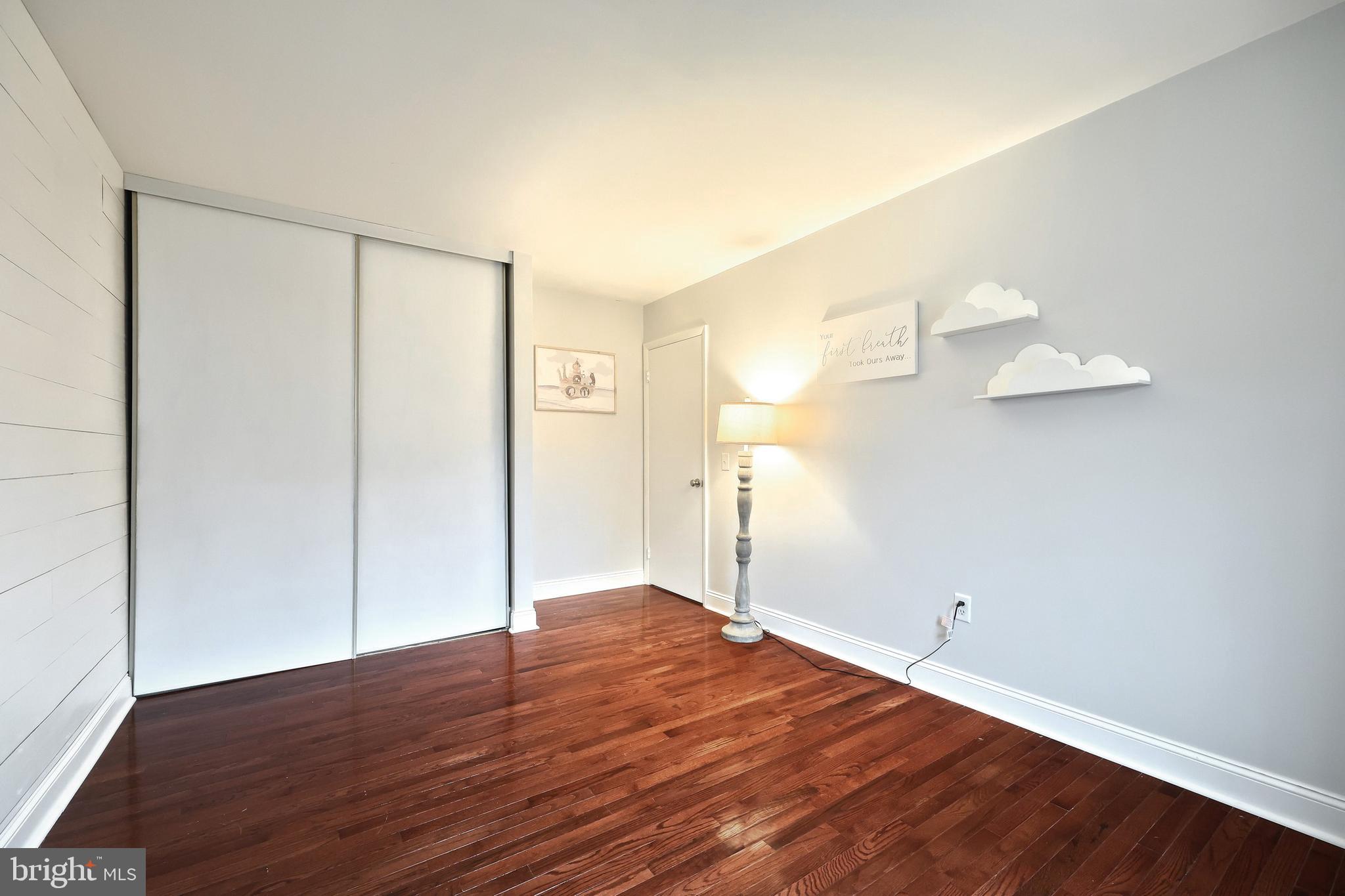 COUNTRYSIDE - Residential