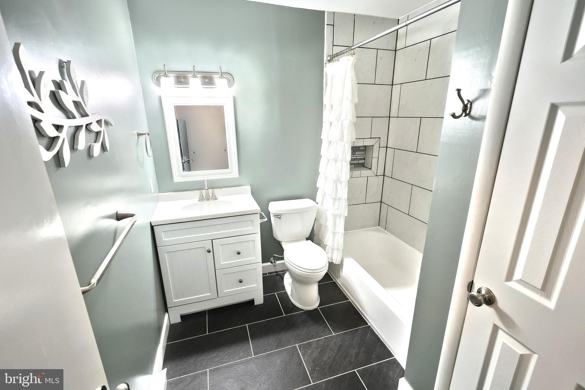 COUNTRYSIDE - Residential