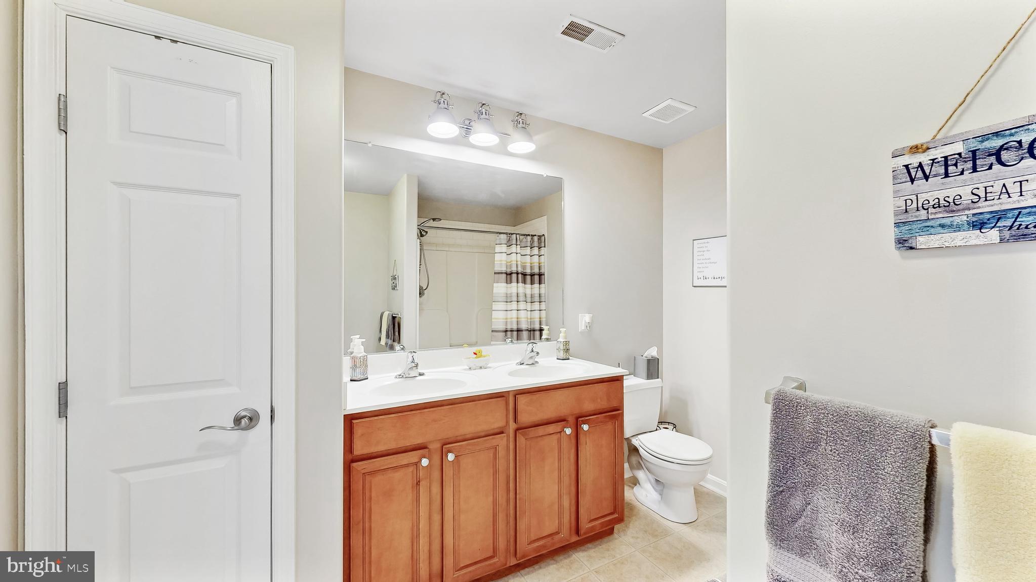 LONGACRE VILLAGE - Residential