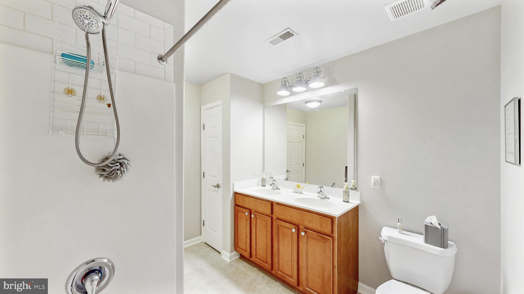 LONGACRE VILLAGE - Residential