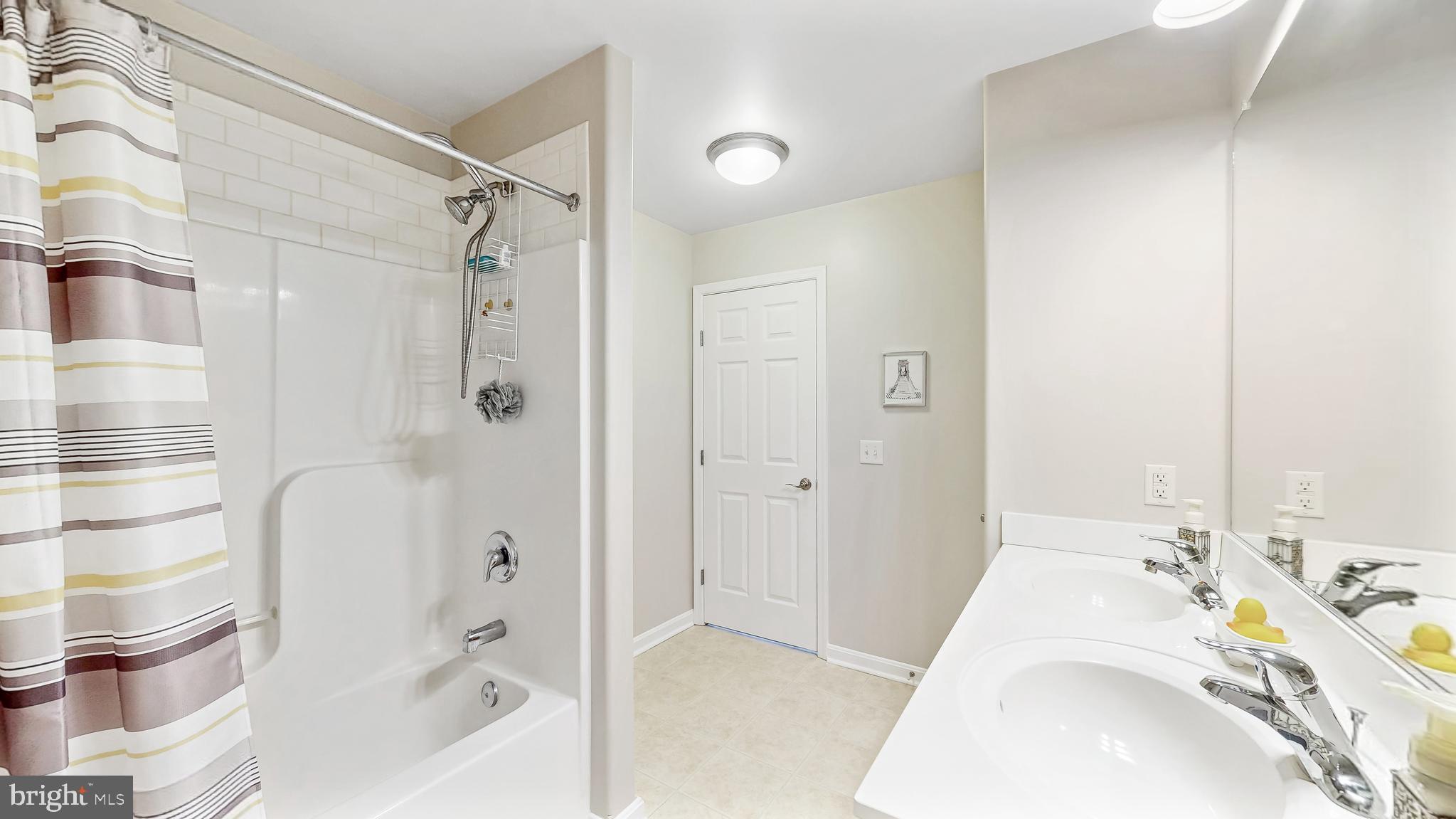 LONGACRE VILLAGE - Residential