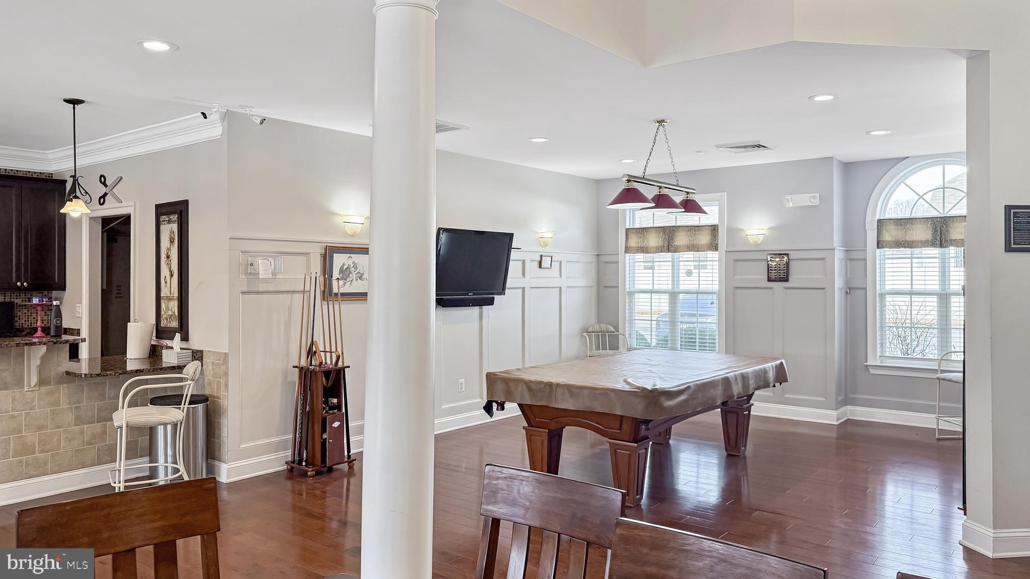 LONGACRE VILLAGE - Residential