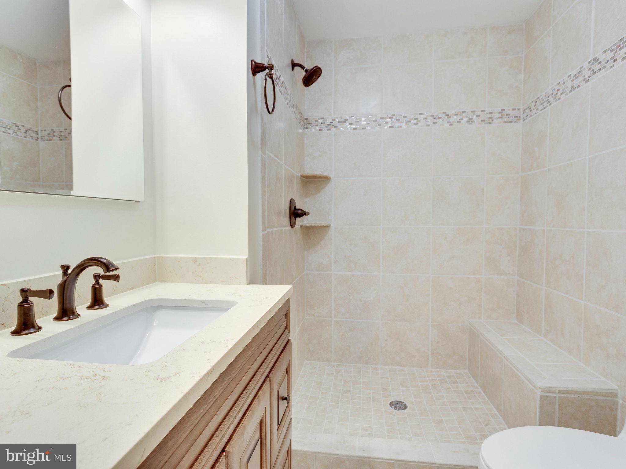 BENT TREE - Residential