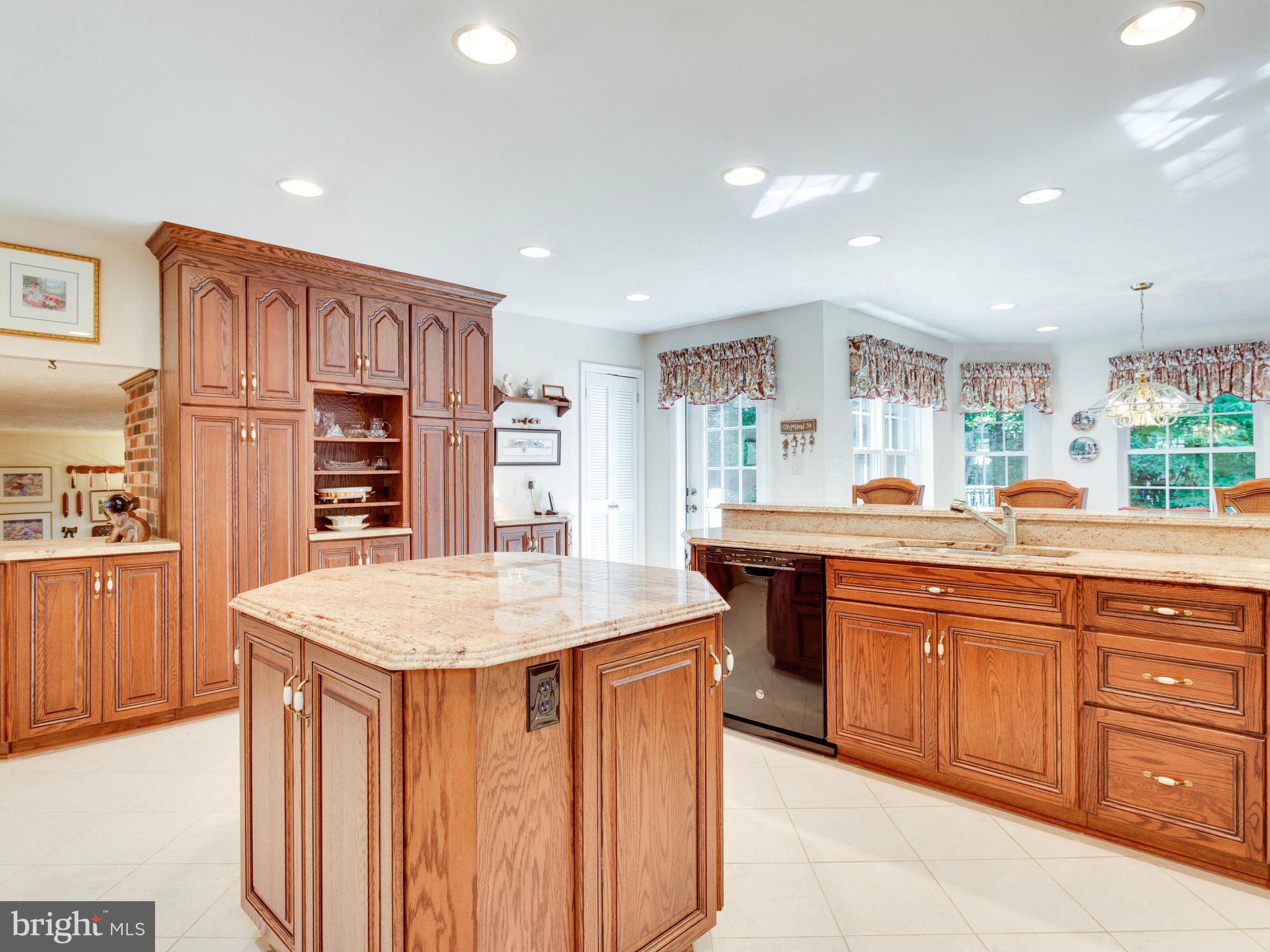 BENT TREE - Residential