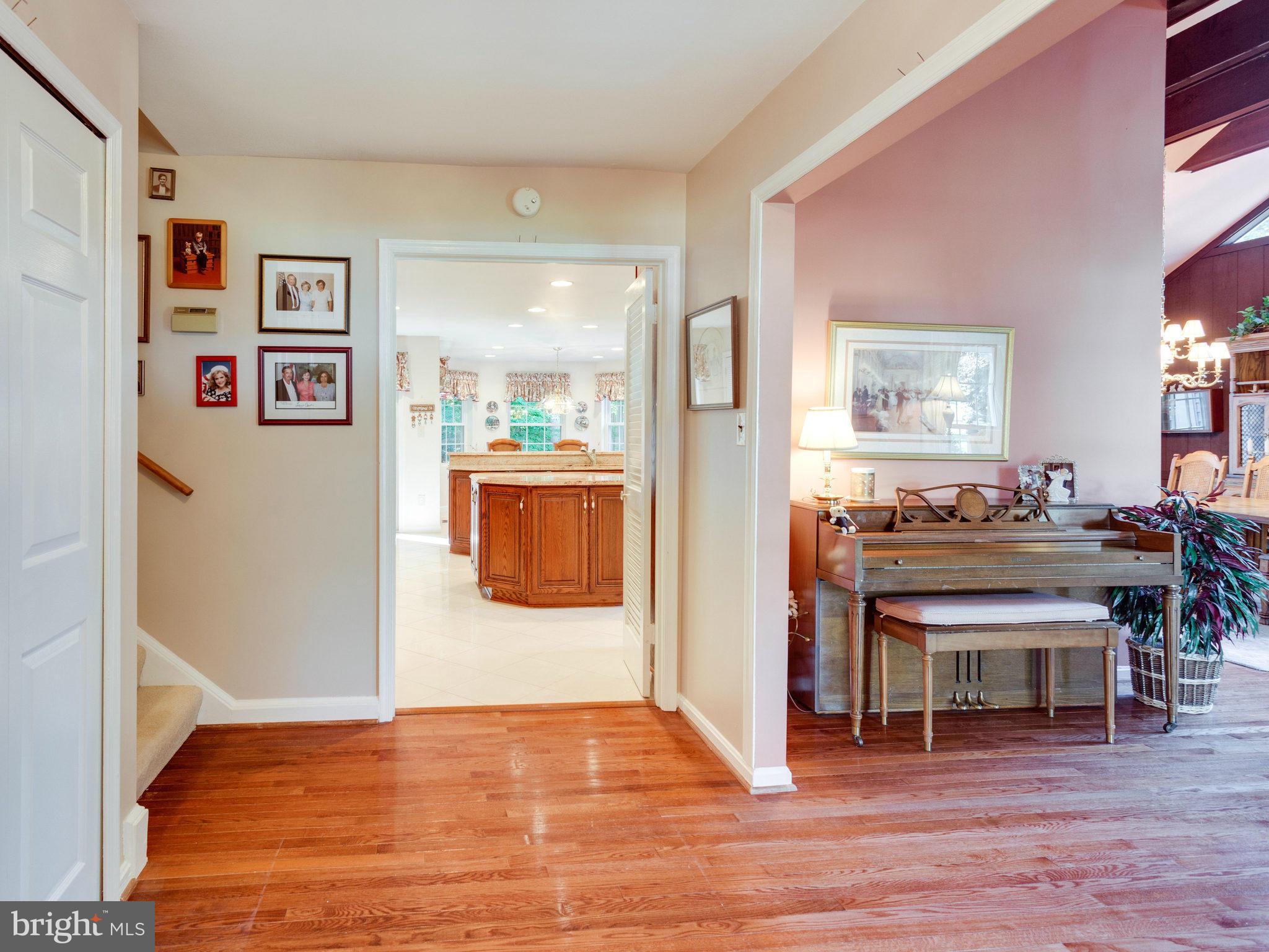 BENT TREE - Residential