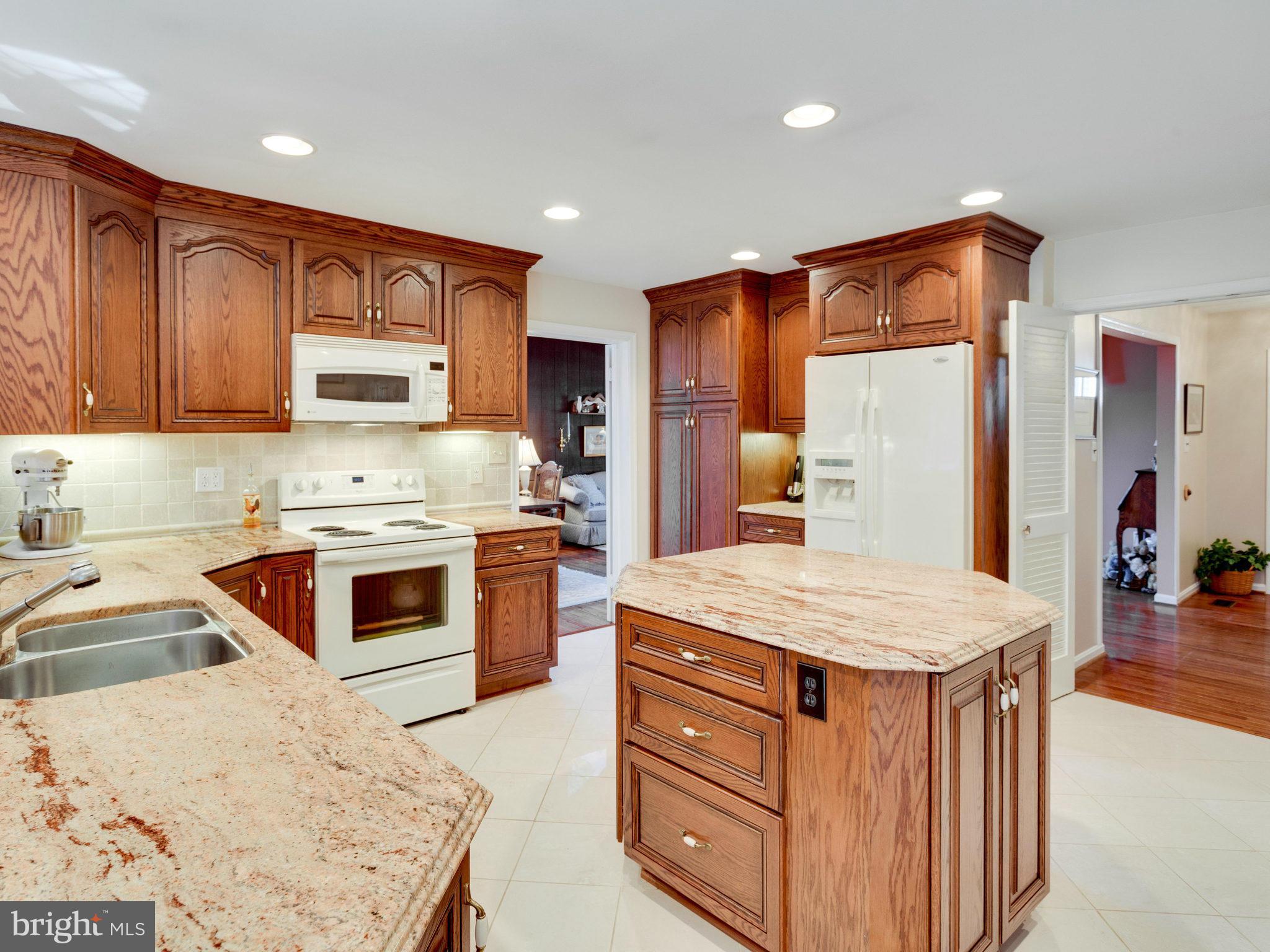 BENT TREE - Residential