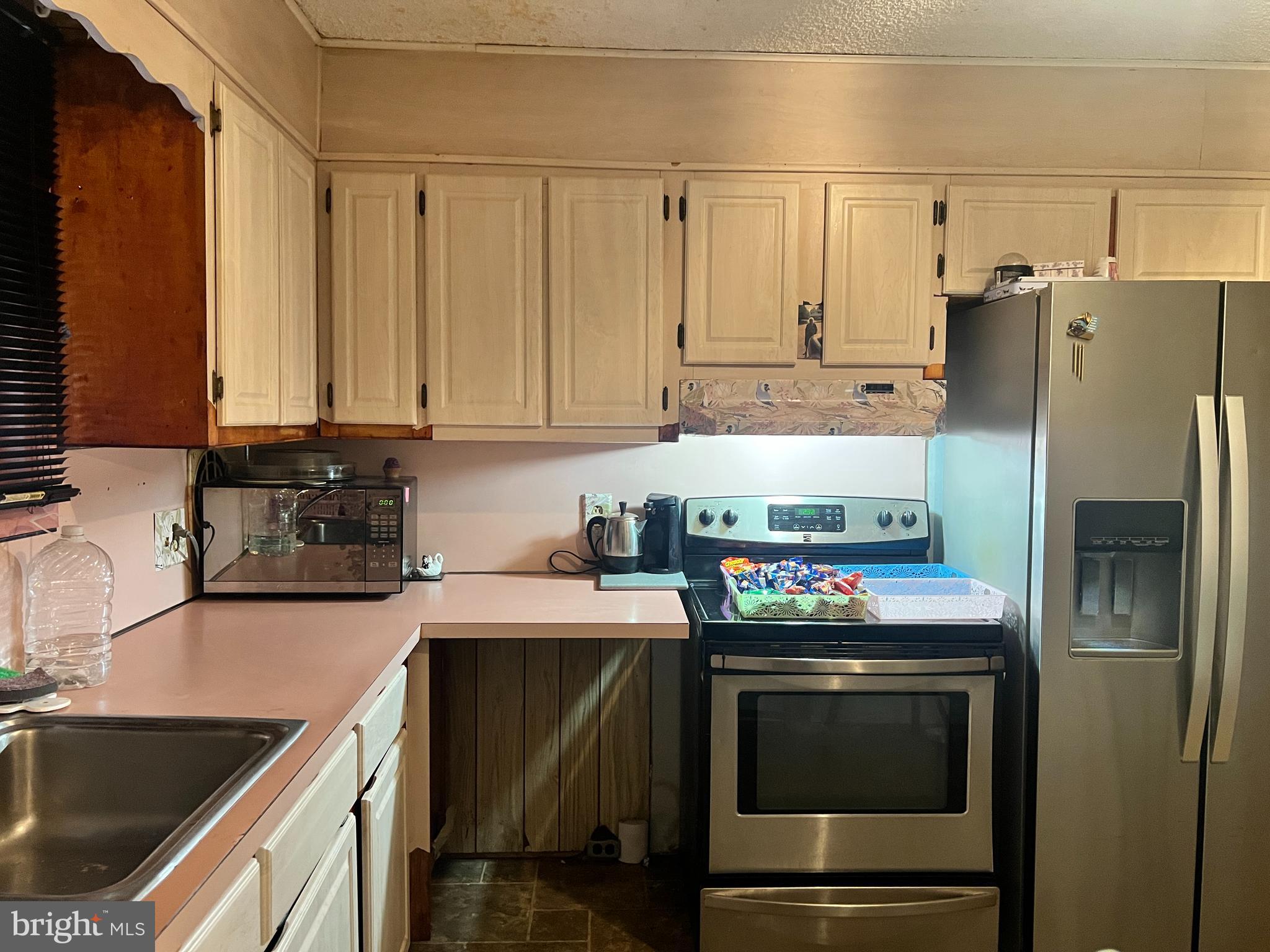 GLADSTONE MANOR - Residential