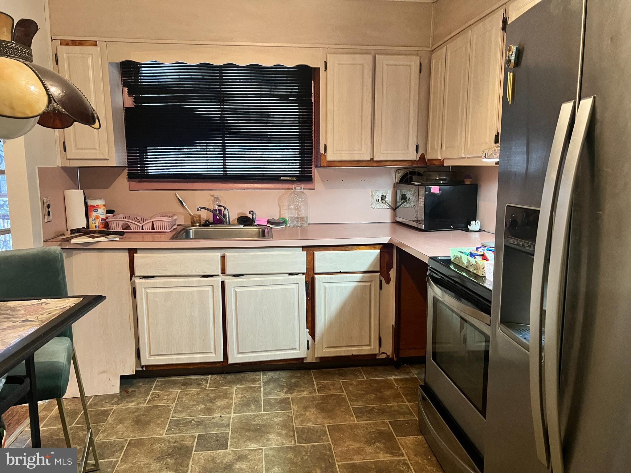 GLADSTONE MANOR - Residential