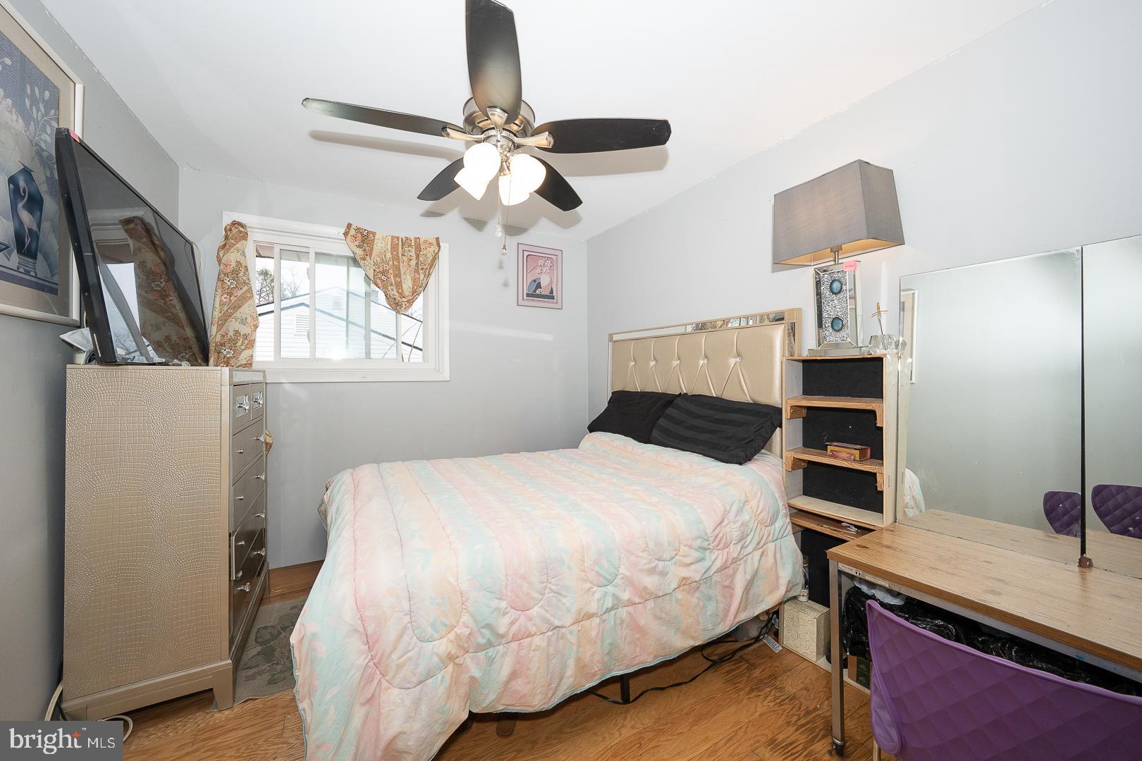 GLADSTONE MANOR - Residential