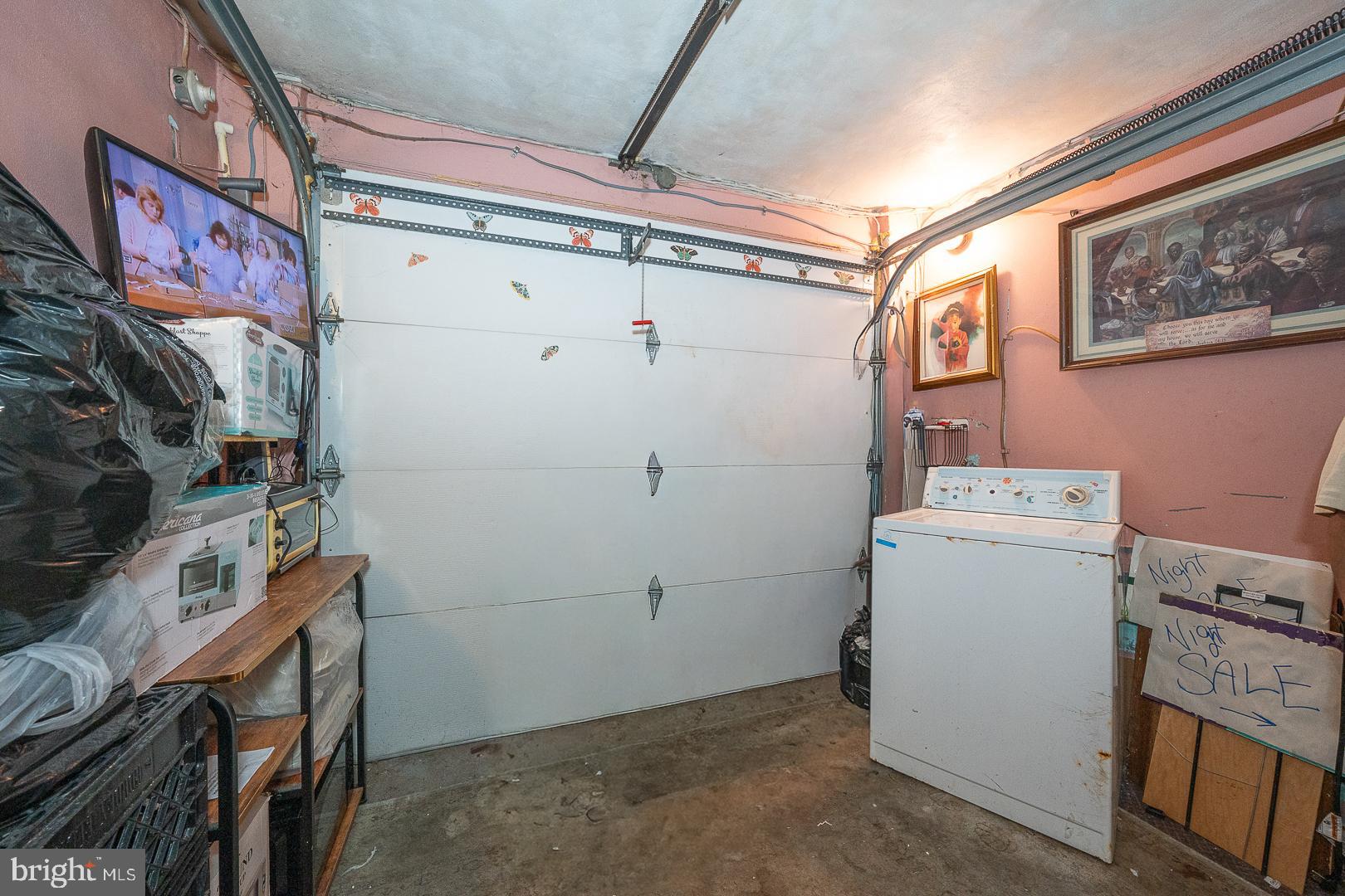 GLADSTONE MANOR - Residential