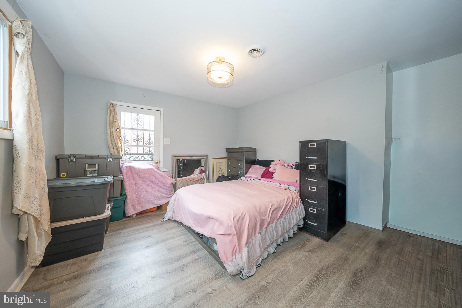 GLADSTONE MANOR - Residential