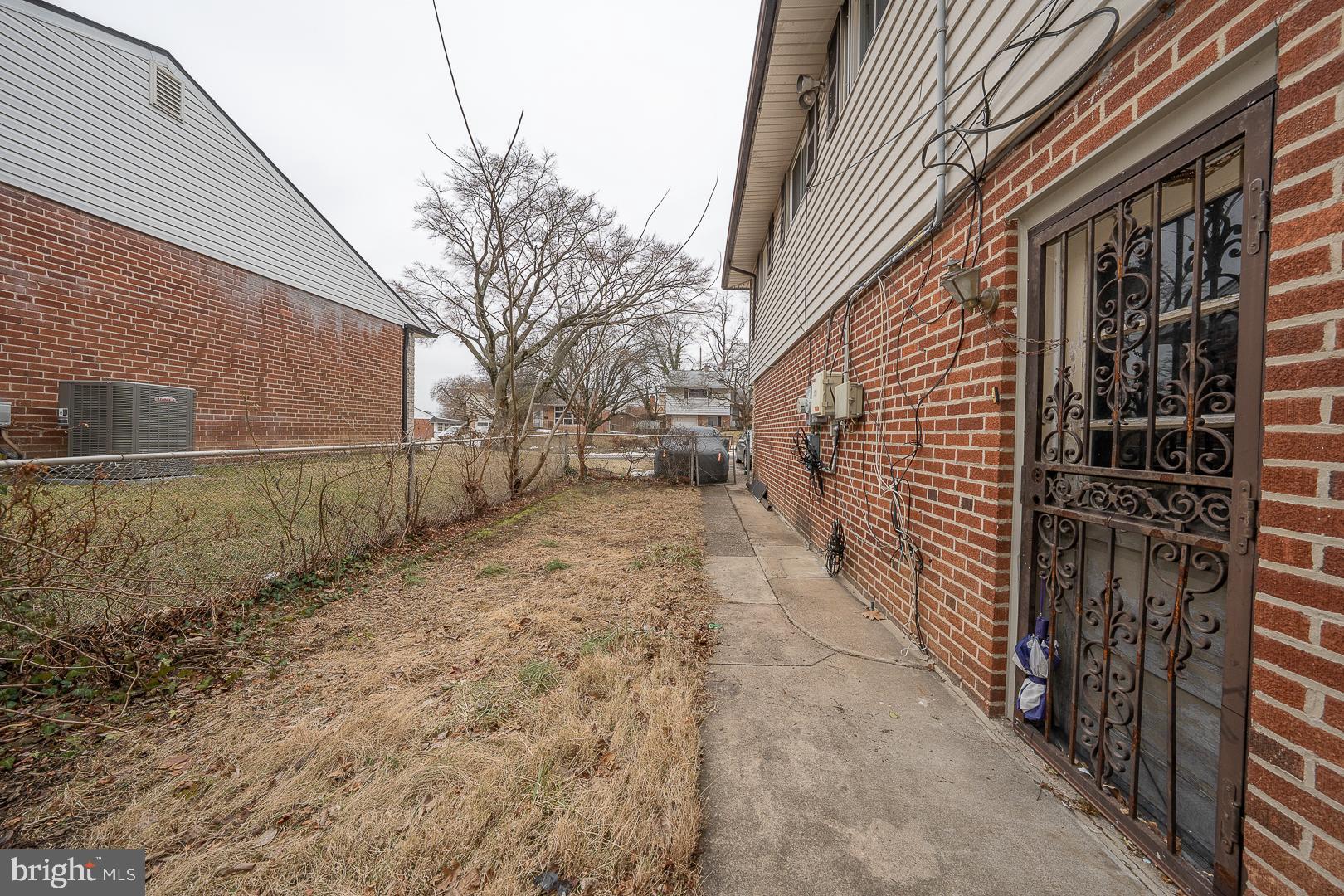 GLADSTONE MANOR - Residential