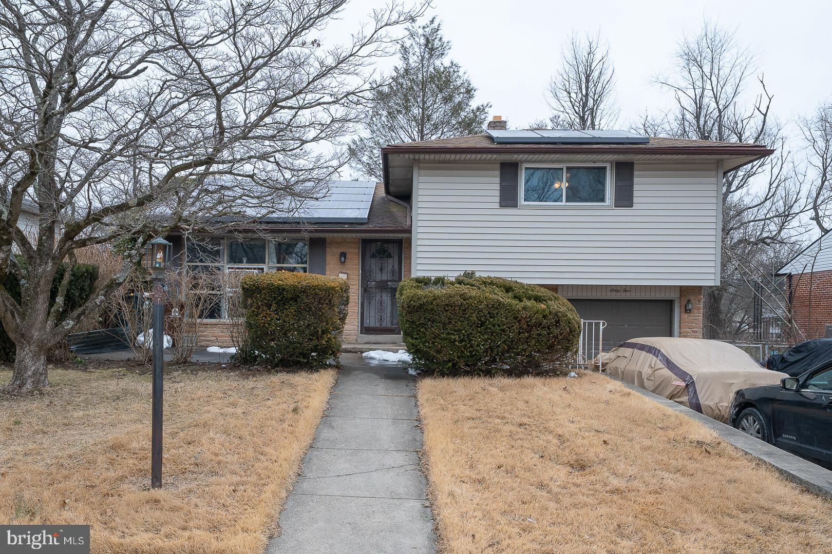 GLADSTONE MANOR - Residential