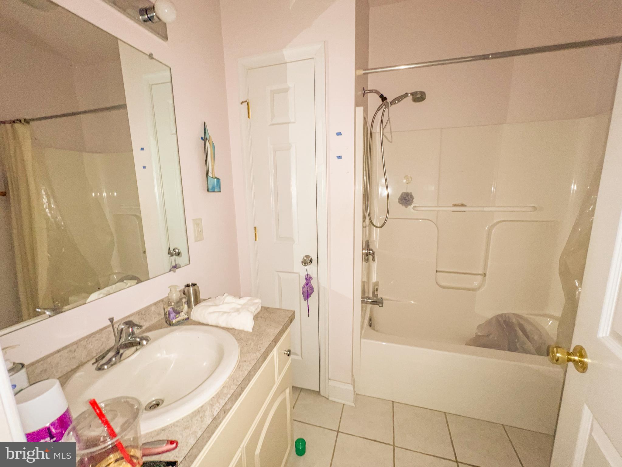 WAGAMONS WEST SHORES - Residential